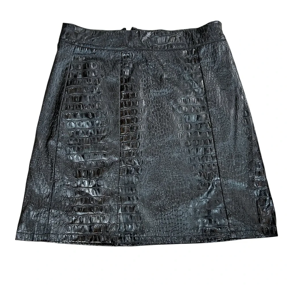 Akira‎ Black Croc Embossed Faux Leather Mini Skirt Size S Zipper Back